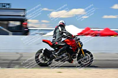 media/Mar-25-2024-Moto Forza (Mon) [[8d4319bd68]]/4-Novice Group/Session 4 Front Straight Speed Pans/